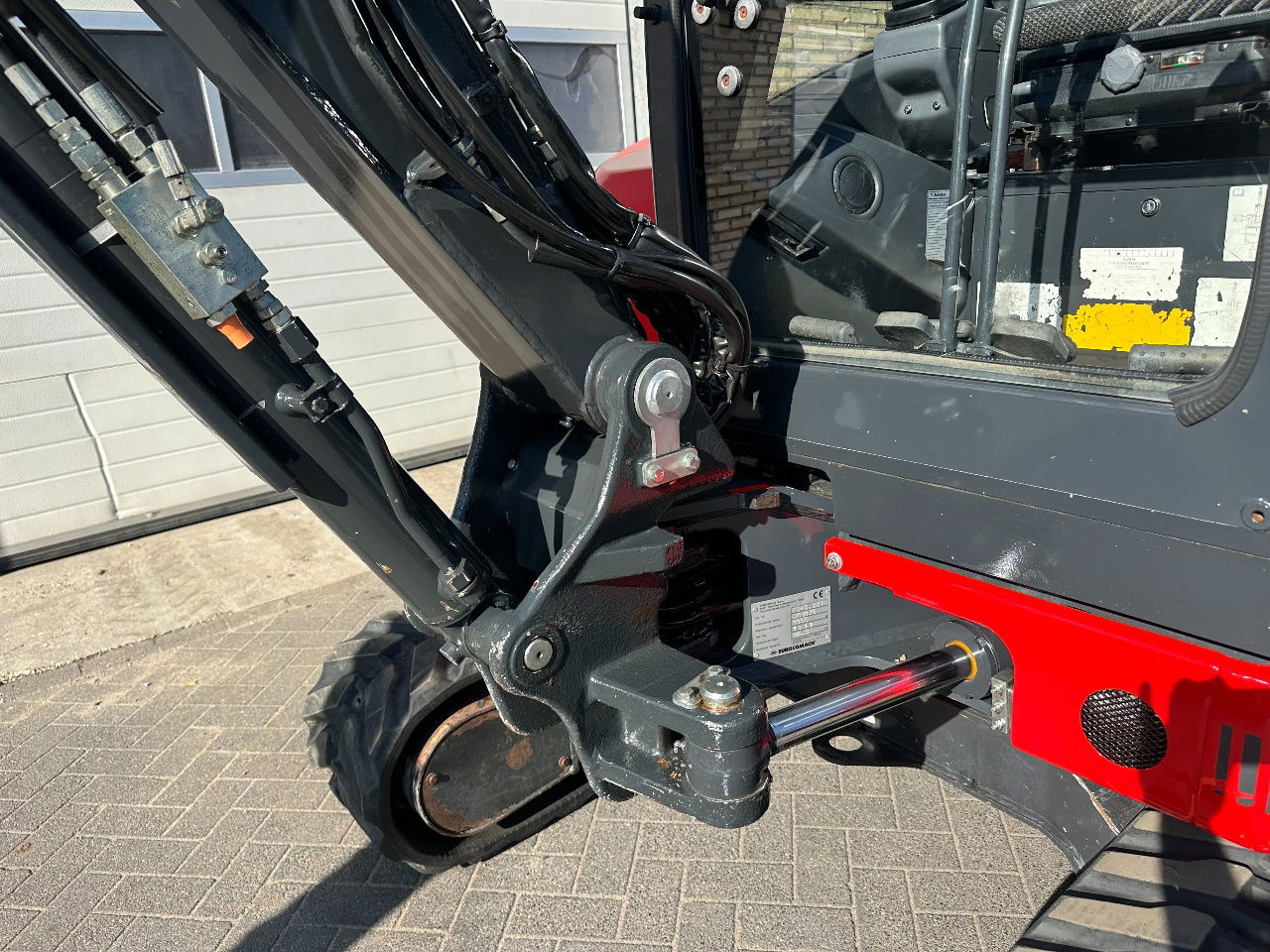 Мини-экскаватор Eurocomach ES40.2ZT: фото 23 Мини-экскаватор Eurocomach ES40.2ZT: фото 23