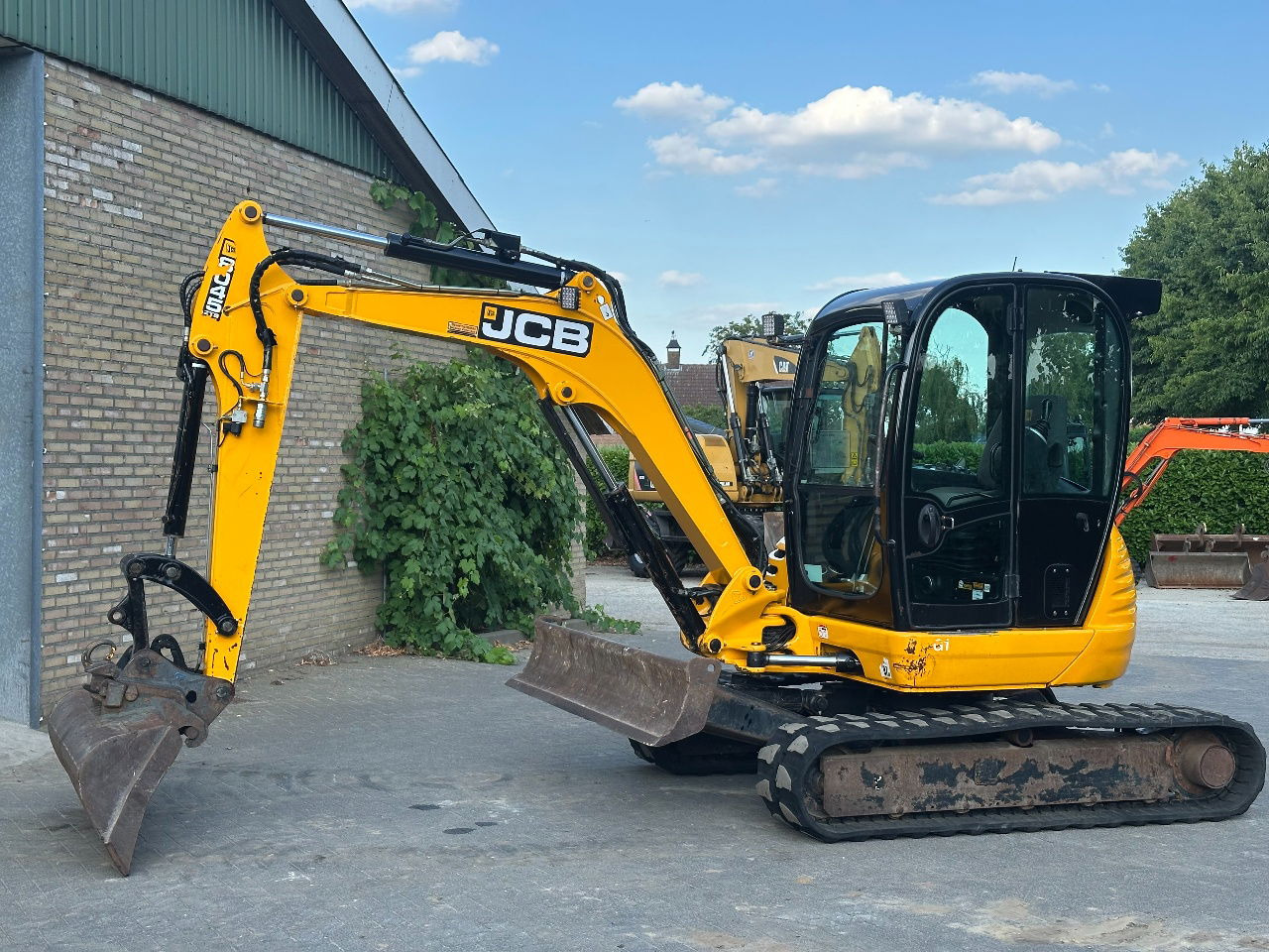 JCB 8045 ZTS - Мини-экскаватор: фото 1 JCB 8045 ZTS - Мини-экскаватор: фото 1