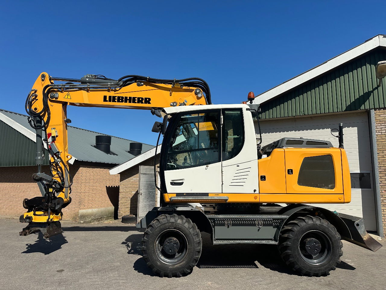 Liebherr A916 - Колёсный экскаватор: фото 1 Liebherr A916 - Колёсный экскаватор: фото 1