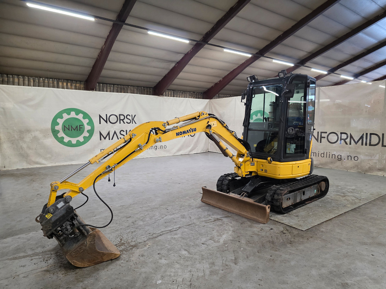 Komatsu PC26MR-3 - Мини-экскаватор: фото 1 Komatsu PC26MR-3 - Мини-экскаватор: фото 1