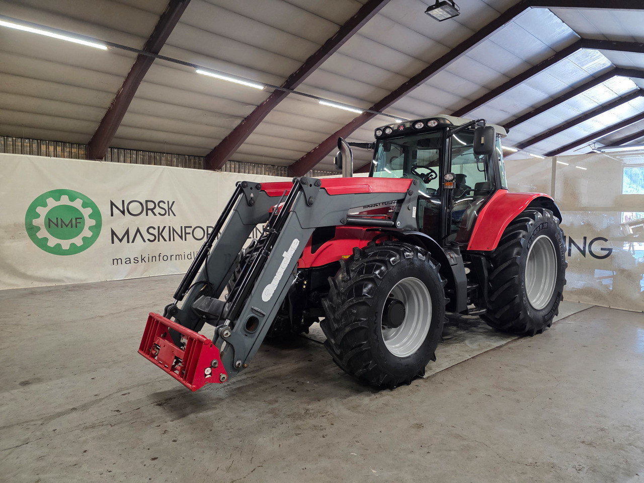 Massey Ferguson 7480 Dyna VT - Трактор: фото 1 Massey Ferguson 7480 Dyna VT - Трактор: фото 1