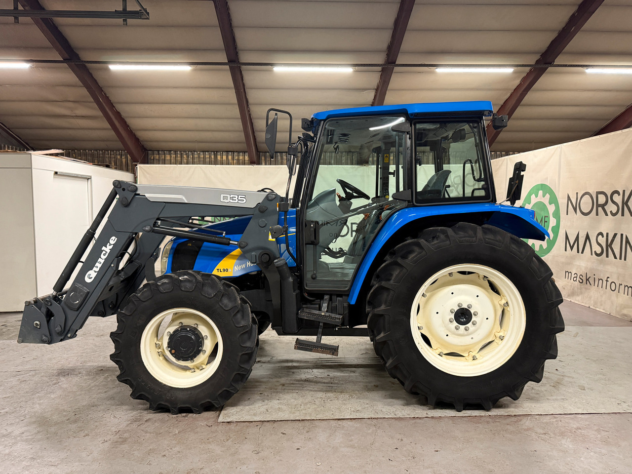 New Holland TL90 - Трактор: фото 2 New Holland TL90 - Трактор: фото 2