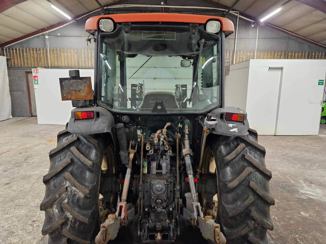 New Holland TN75D - Трактор: фото 4 New Holland TN75D - Трактор: фото 4