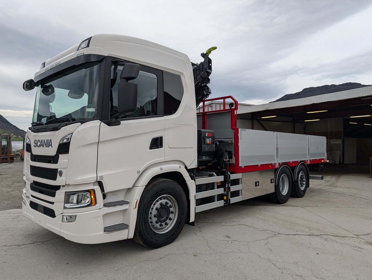 Scania G420 6x2 med HIAB 232-E5 Hipro og MCE påbygg - Грузовик бортовой/ Платформа, Автоманипулятор: фото 3 Scania G420 6x2 med HIAB 232-E5 Hipro og MCE påbygg - Грузовик бортовой/ Платформа, Автоманипулятор: фото 3