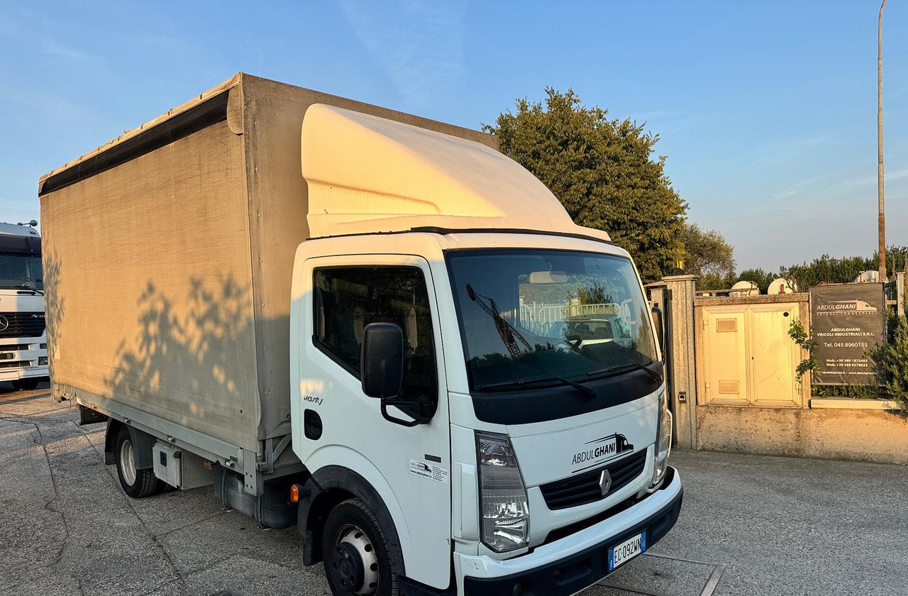 Renault Trucks Maxity 135.35 dxi - Тентованный грузовик: фото 1 Renault Trucks Maxity 135.35 dxi - Тентованный грузовик: фото 1