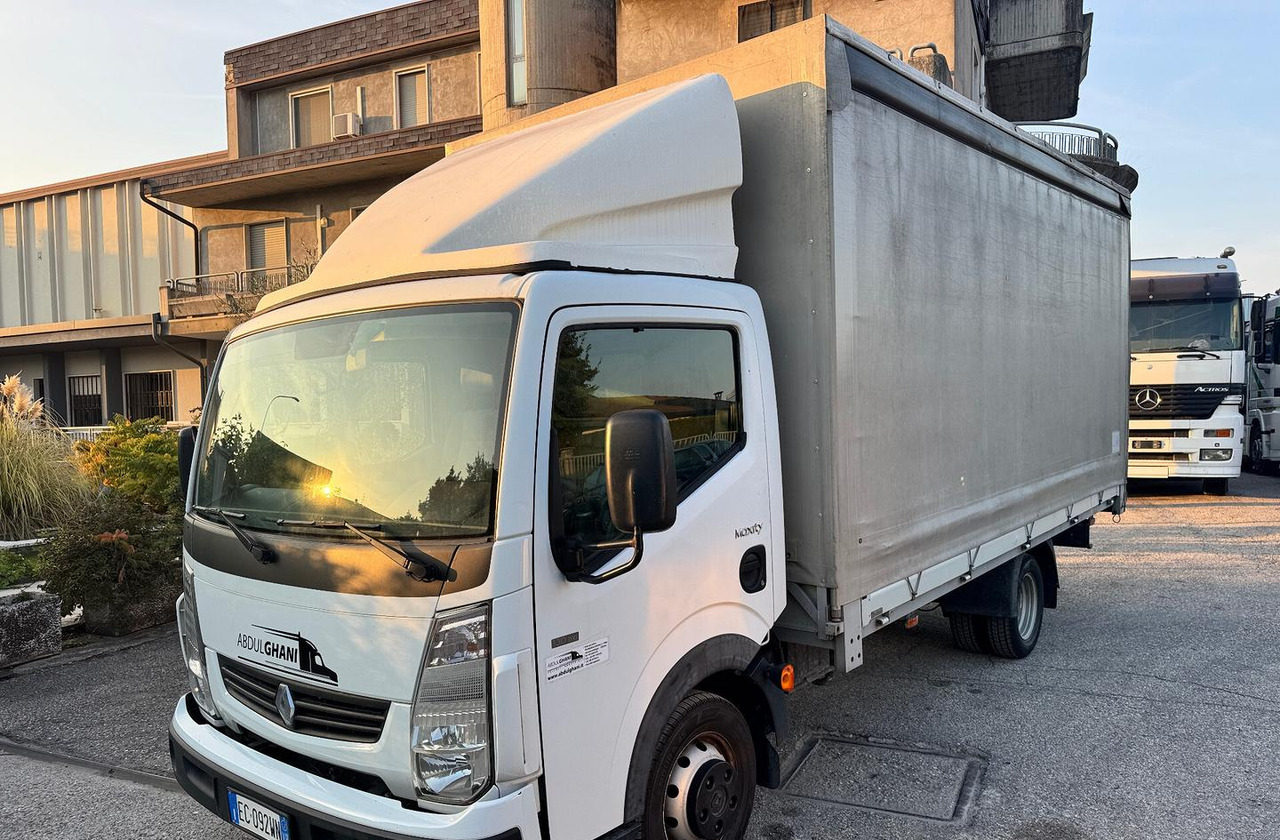 Renault Trucks Maxity 135.35 dxi - Тентованный грузовик: фото 2 Renault Trucks Maxity 135.35 dxi - Тентованный грузовик: фото 2
