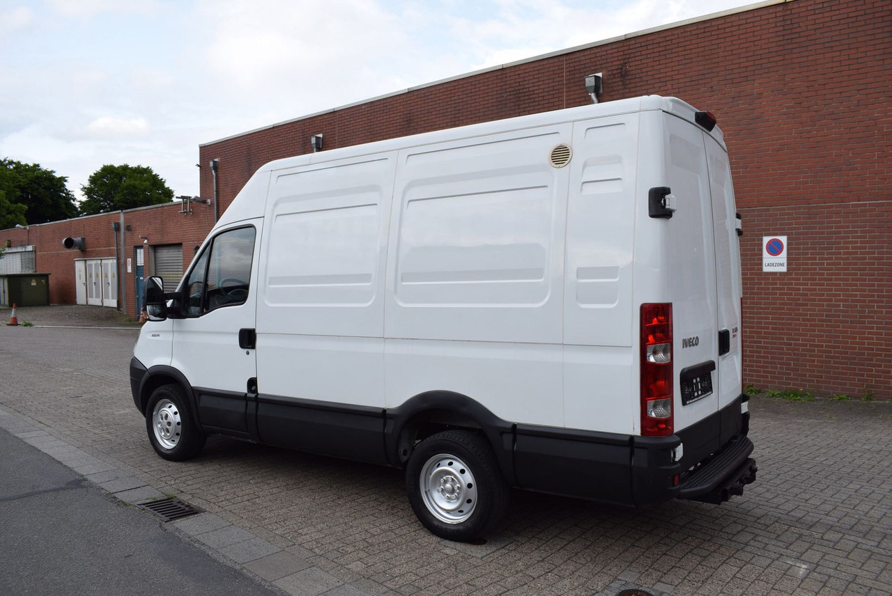 Iveco Daily 35 S 14L2H2 AHK Regale Standheizung - Цельнометаллический фургон: фото 4 Iveco Daily 35 S 14L2H2 AHK Regale Standheizung - Цельнометаллический фургон: фото 4
