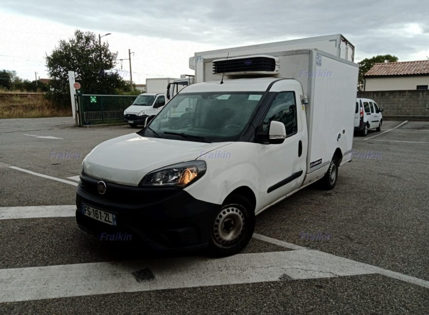 FIAT DOBLO KONTENER CHŁODNIA NR 830 - Фургон-рефрижератор: фото 1 FIAT DOBLO KONTENER CHŁODNIA NR 830 - Фургон-рефрижератор: фото 1