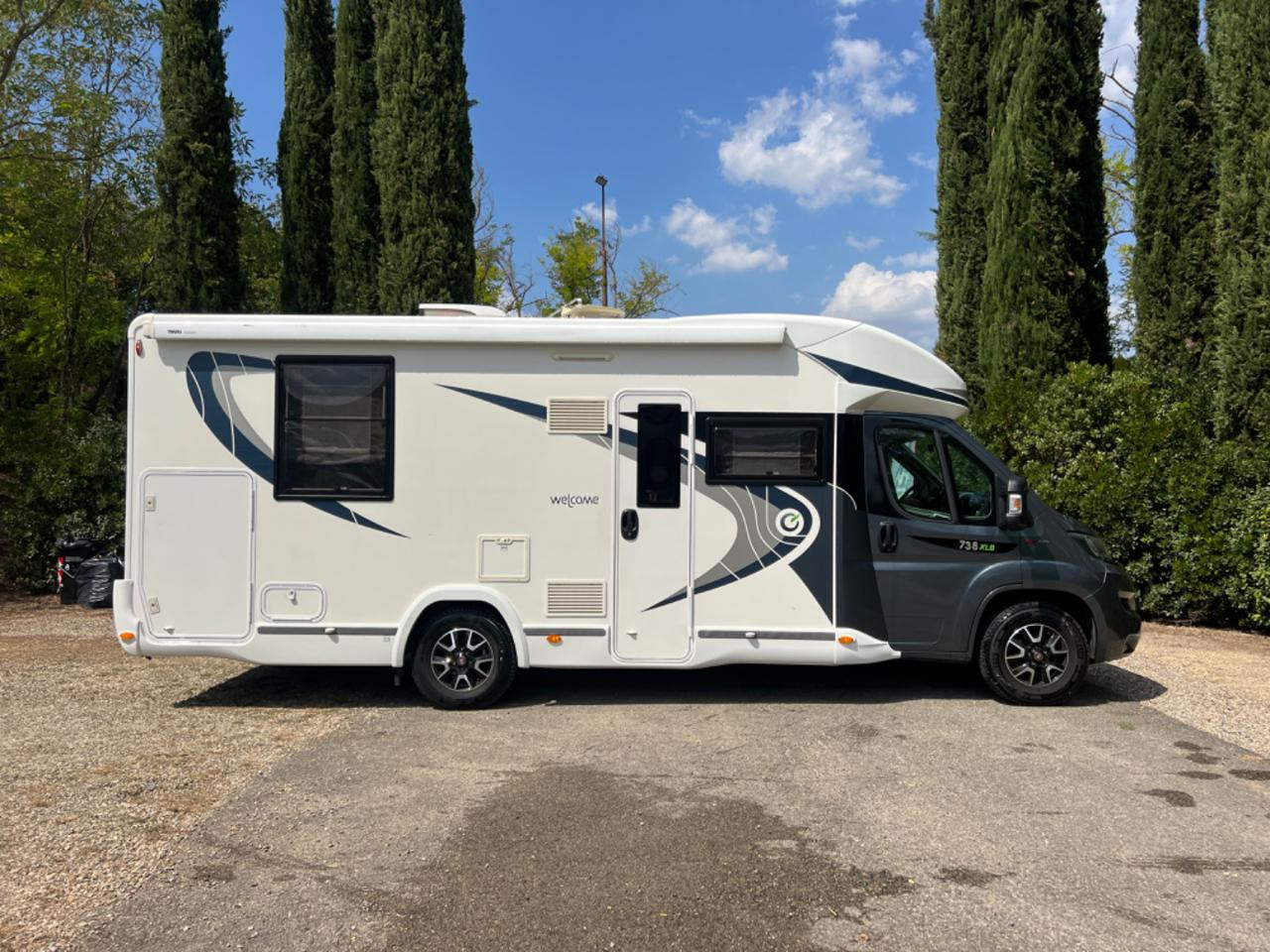 Полуинтегрированный автодом CHAUSSON Welcome 738 XLB: фото 1