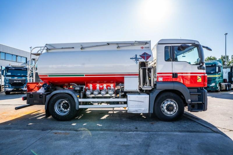 MAN TGS 18.400 4x4H +CM 11.500L /4 COMP - Грузовик-цистерна: фото 3 MAN TGS 18.400 4x4H +CM 11.500L /4 COMP - Грузовик-цистерна: фото 3