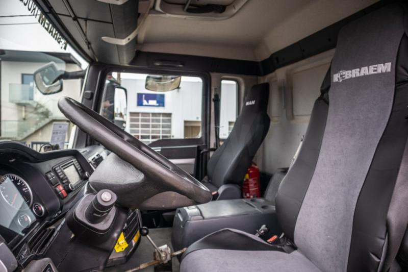 Автобетоносмеситель MAN TGS 32.360 BB+E6+MIXER 9M³: фото 8 Автобетоносмеситель MAN TGS 32.360 BB+E6+MIXER 9M³: фото 8