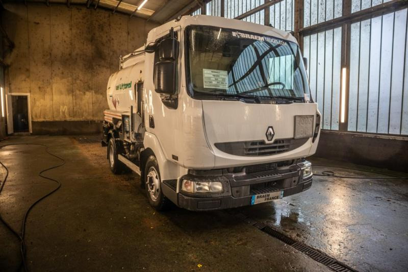 Renault 180 DCI+5500L/3COMP LAMES - Грузовик-цистерна: фото 2 Renault 180 DCI+5500L/3COMP LAMES - Грузовик-цистерна: фото 2