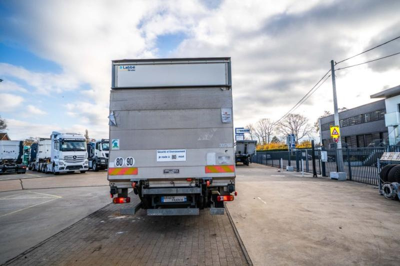 Renault D12 210 DXI // HAYON DHOLLANDIA - Грузовик с закрытым кузовом: фото 4 Renault D12 210 DXI // HAYON DHOLLANDIA - Грузовик с закрытым кузовом: фото 4