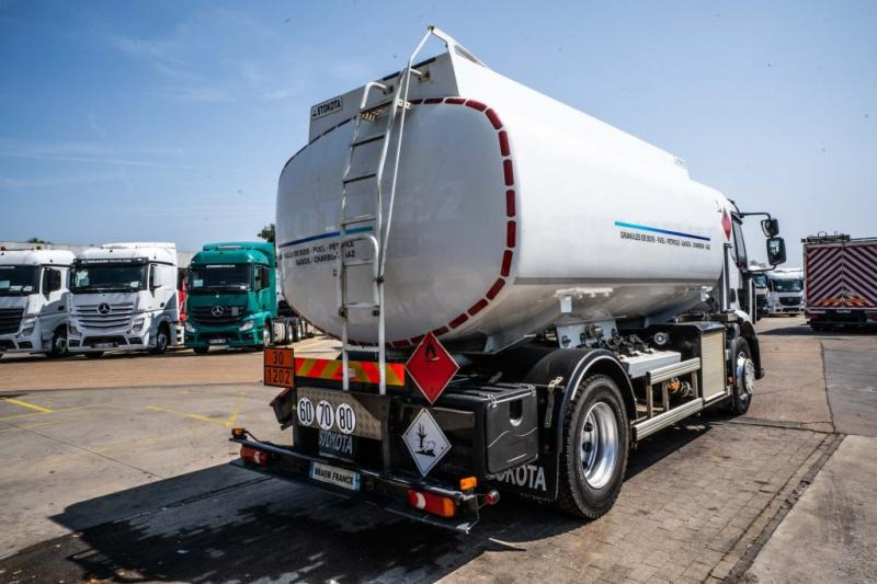 Renault MIDLUM 270 DXI + STOKOTA 14000L /4 COMP - Грузовик-цистерна: фото 4 Renault MIDLUM 270 DXI + STOKOTA 14000L /4 COMP - Грузовик-цистерна: фото 4