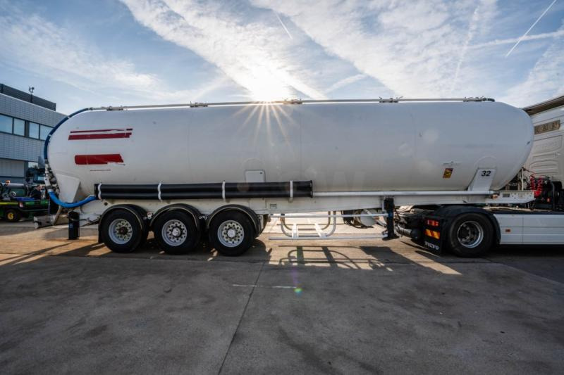 SPITZER SILO SK2458 CAL 60m3 - Полуприцеп цистерна для сыпучих грузов: фото 3 SPITZER SILO SK2458 CAL 60m3 - Полуприцеп цистерна для сыпучих грузов: фото 3