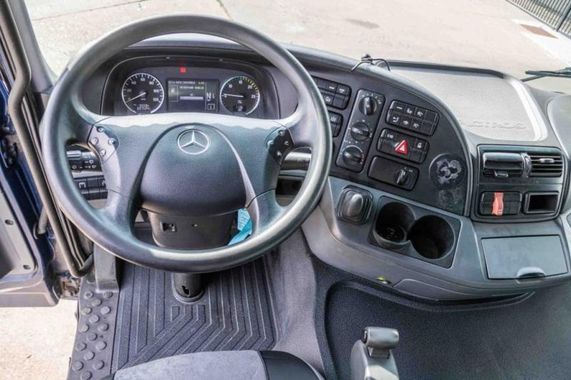 Фото интерьера 2: Тягач Mercedes ACTROS 1846 LS-MP3+HYDR.+ADR