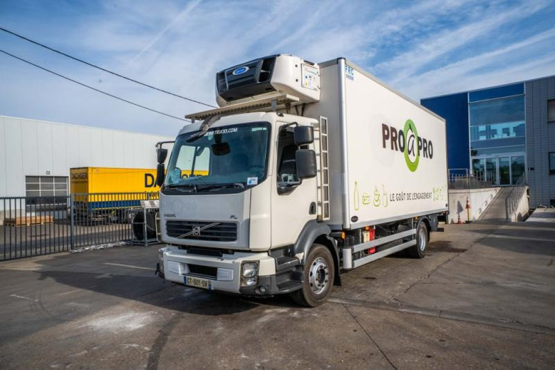 Volvo FL 240(16t)+CARRIER SUPRA 750+DHOLLANDIA 2T. - Рефрижератор: фото 1 Volvo FL 240(16t)+CARRIER SUPRA 750+DHOLLANDIA 2T. - Рефрижератор: фото 1