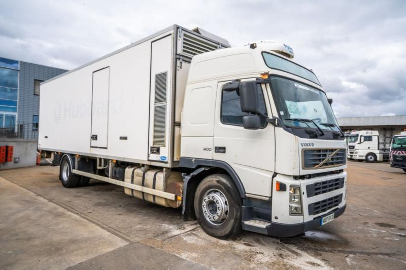 Volvo FM 9 300 GLOB+POUSSIN/CHICKEN/KUIKEN/KÛKEN - Рефрижератор: фото 2 Volvo FM 9 300 GLOB+POUSSIN/CHICKEN/KUIKEN/KÛKEN - Рефрижератор: фото 2