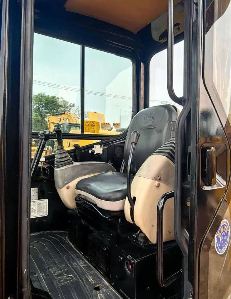 CAT 304 C CR - Мини-экскаватор: фото 3 CAT 304 C CR - Мини-экскаватор: фото 3