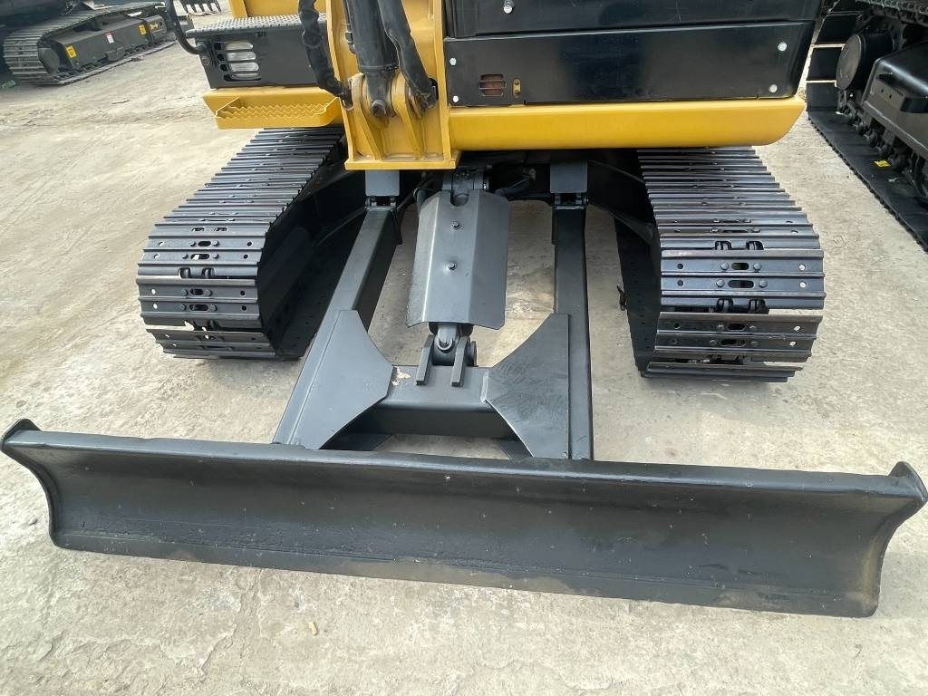 CAT 305.5E2 - Мини-экскаватор: фото 3 CAT 305.5E2 - Мини-экскаватор: фото 3