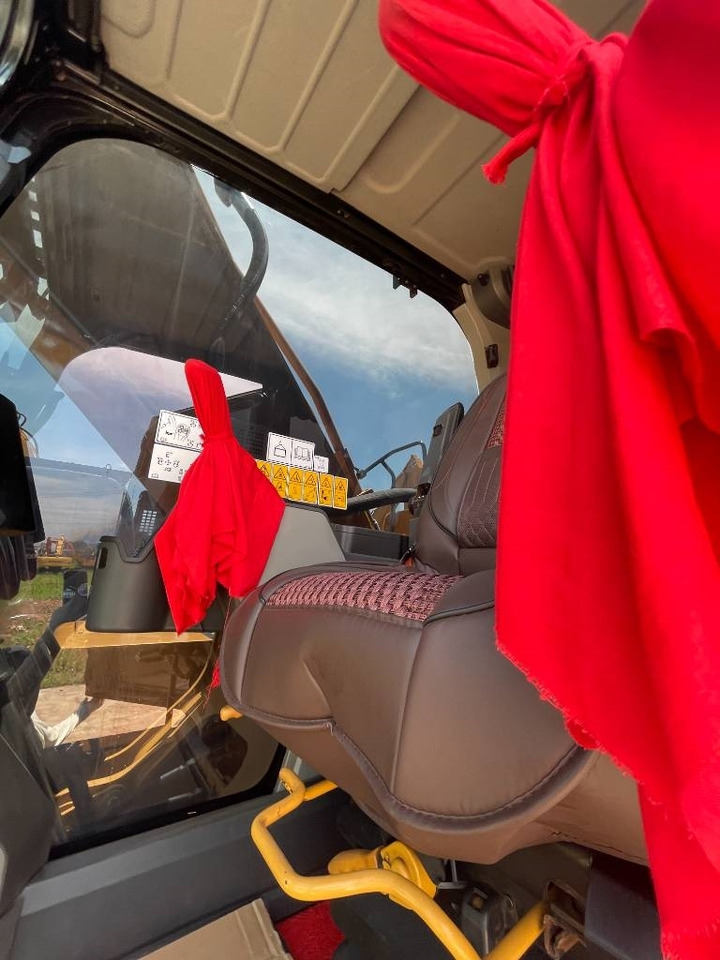 CAT 330GC - Гусеничный экскаватор: фото 2 CAT 330GC - Гусеничный экскаватор: фото 2