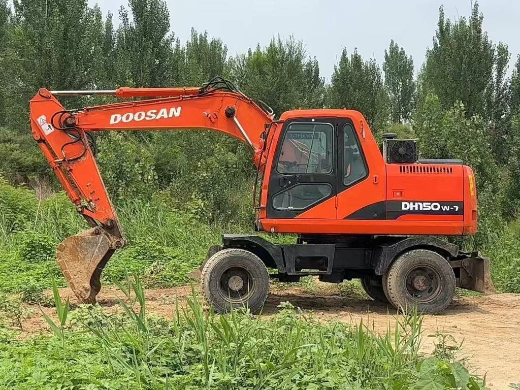 Колёсный экскаватор Doosan DH 150 W-7: фото 10 Колёсный экскаватор Doosan DH 150 W-7: фото 10