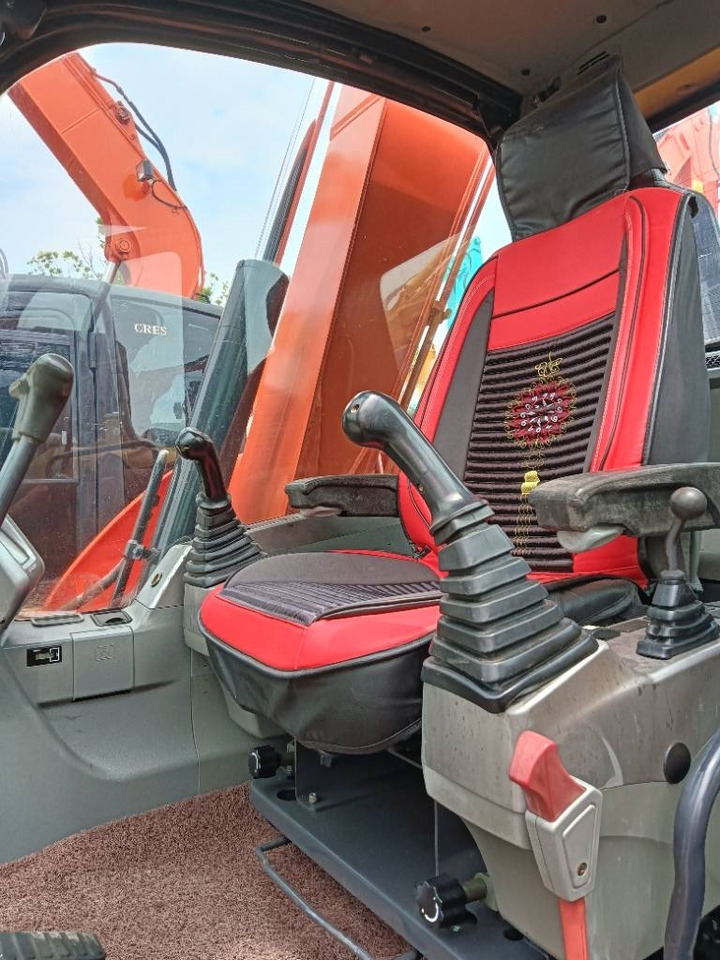 Doosan DX 75  - Гусеничный экскаватор: фото 3 Doosan DX 75  - Гусеничный экскаватор: фото 3