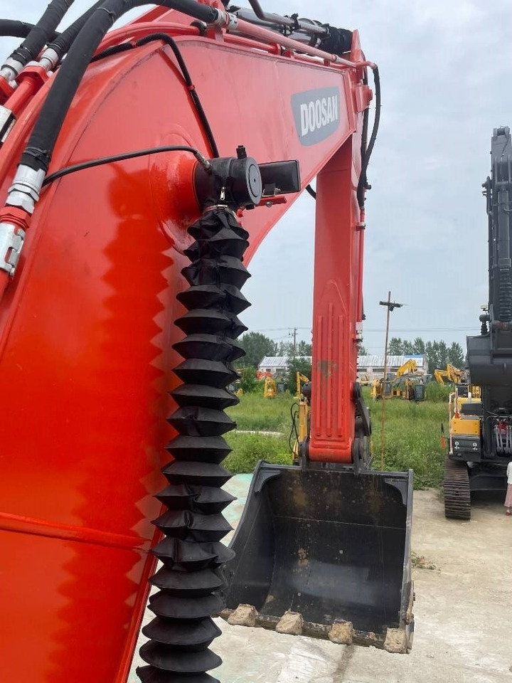 Doosan DX225LCA - Гусеничный экскаватор: фото 5 Doosan DX225LCA - Гусеничный экскаватор: фото 5