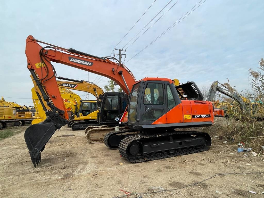 Doosan dx150  - Гусеничный экскаватор: фото 1 Doosan dx150  - Гусеничный экскаватор: фото 1