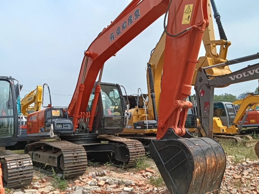 Hitachi ZX 160 - Гусеничный экскаватор: фото 4 Hitachi ZX 160 - Гусеничный экскаватор: фото 4