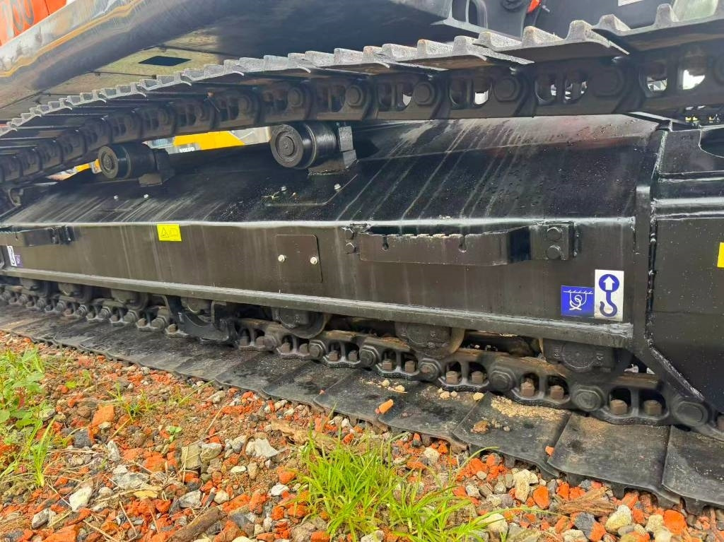 Hitachi ZX 200 - Гусеничный экскаватор: фото 5 Hitachi ZX 200 - Гусеничный экскаватор: фото 5