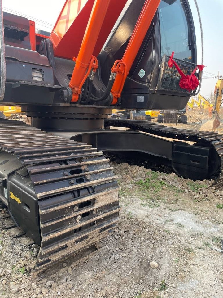 Hitachi ZX 210  - Гусеничный экскаватор: фото 5 Hitachi ZX 210  - Гусеничный экскаватор: фото 5