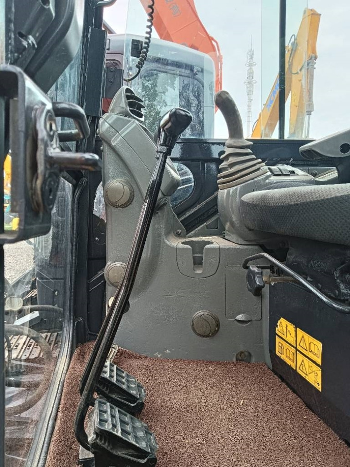 Hitachi zx55 - Гусеничный экскаватор: фото 5 Hitachi zx55 - Гусеничный экскаватор: фото 5