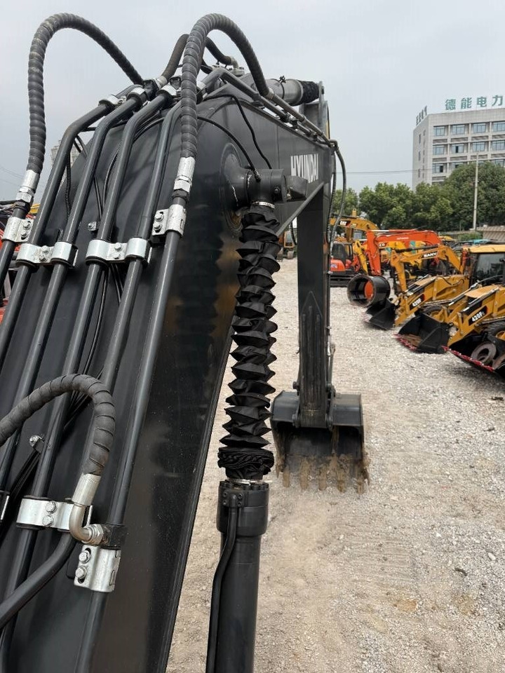 Hyundai HX 220  - Гусеничный экскаватор: фото 4 Hyundai HX 220  - Гусеничный экскаватор: фото 4