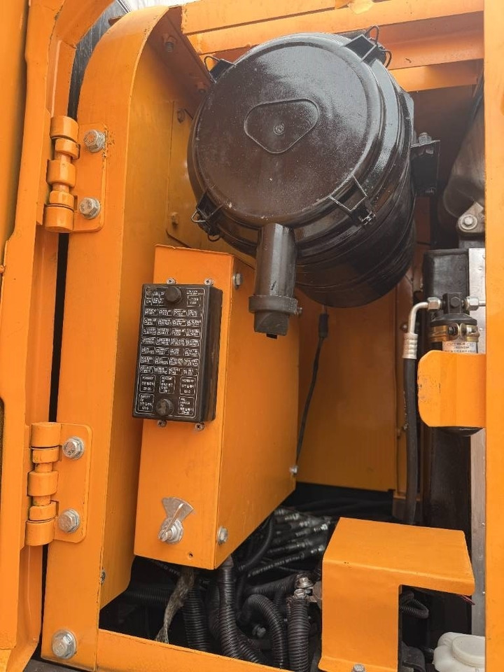 Hyundai HX 220  - Гусеничный экскаватор: фото 2 Hyundai HX 220  - Гусеничный экскаватор: фото 2