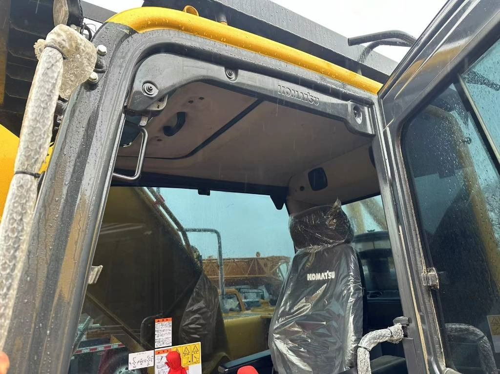 Komatsu PC 200 - Гусеничный экскаватор: фото 3 Komatsu PC 200 - Гусеничный экскаватор: фото 3