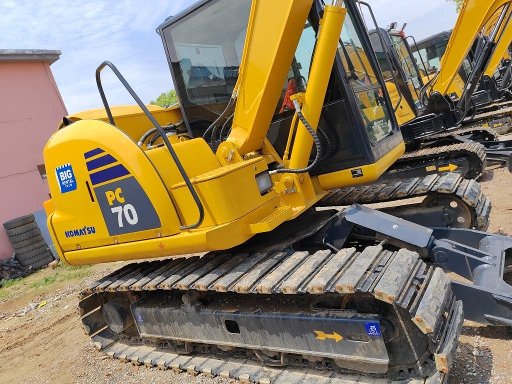 Komatsu PC 70 - Гусеничный экскаватор: фото 3 Komatsu PC 70 - Гусеничный экскаватор: фото 3