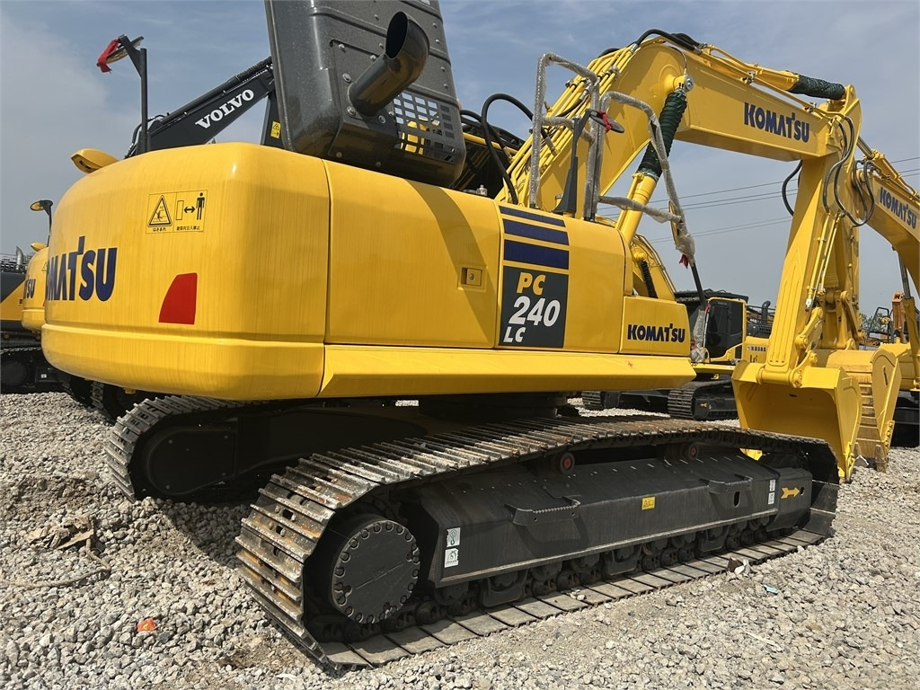 Komatsu PC240 - Гусеничный экскаватор: фото 5 Komatsu PC240 - Гусеничный экскаватор: фото 5