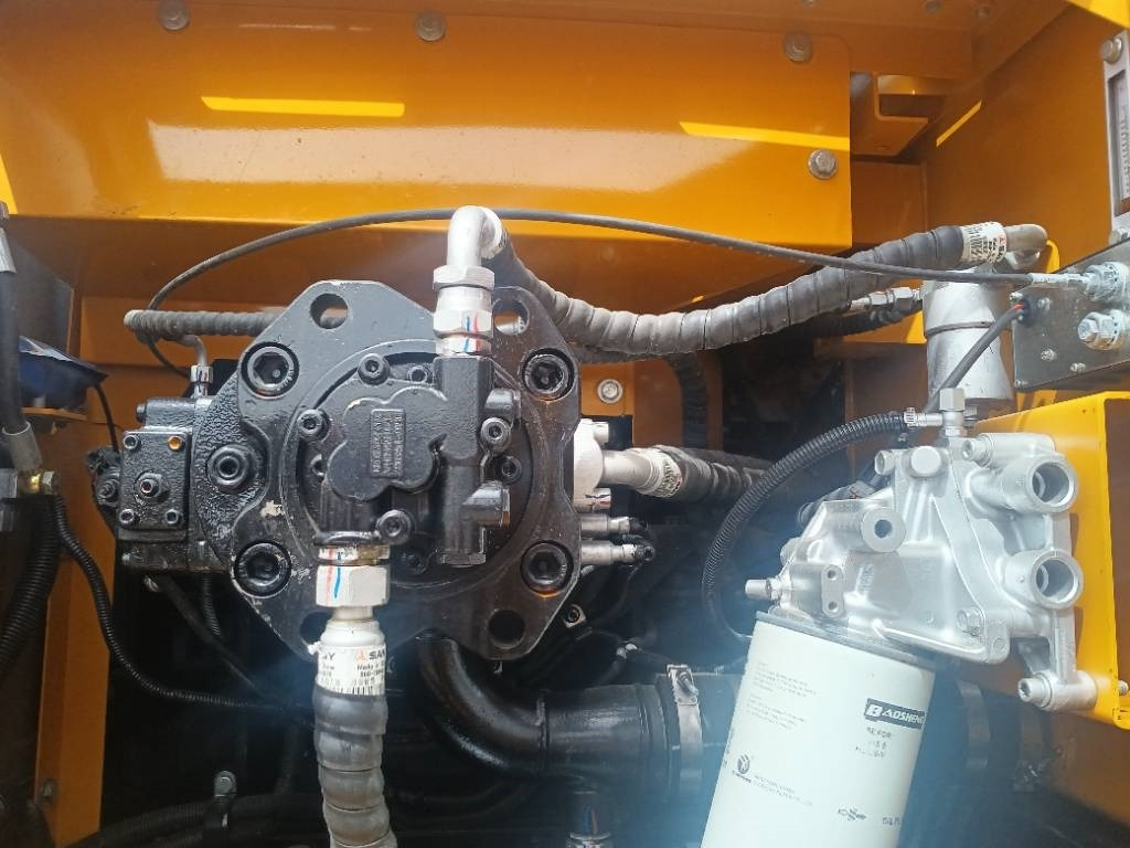 Гусеничный экскаватор Sany SY 215 C: фото 6 Гусеничный экскаватор Sany SY 215 C: фото 6