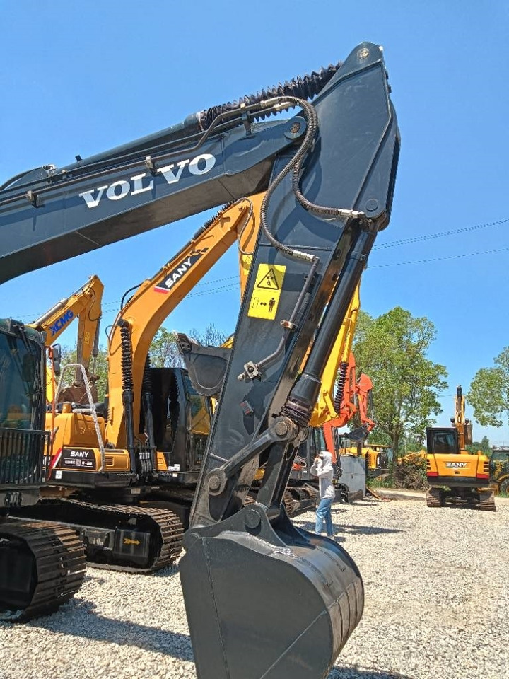 Volvo EC 140 B - Гусеничный экскаватор: фото 3 Volvo EC 140 B - Гусеничный экскаватор: фото 3