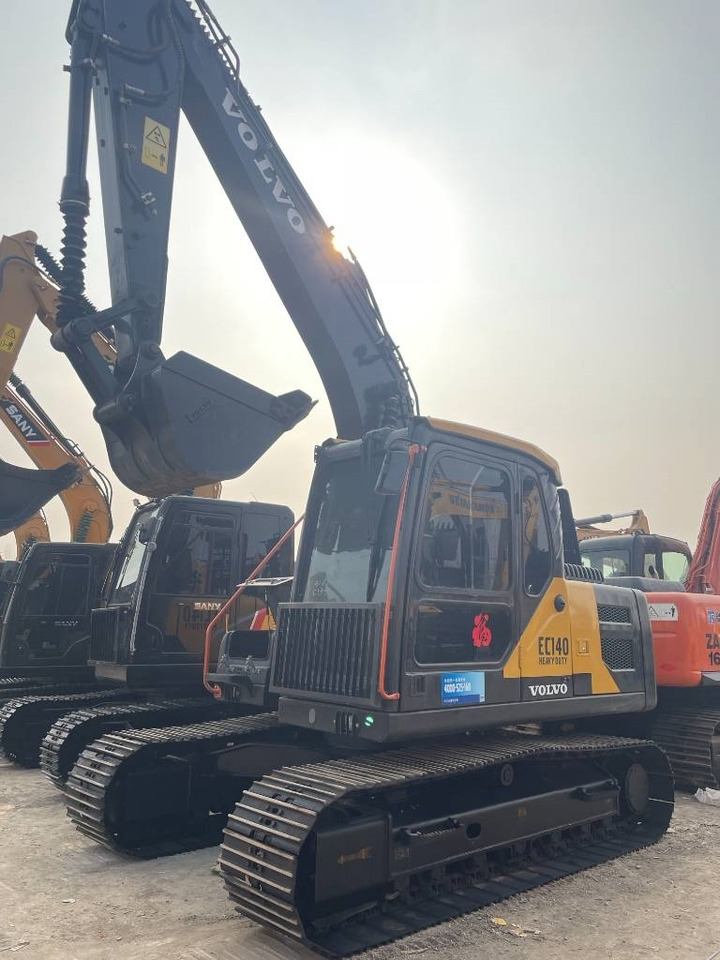 Volvo EC 140 - Гусеничный экскаватор: фото 2 Volvo EC 140 - Гусеничный экскаватор: фото 2