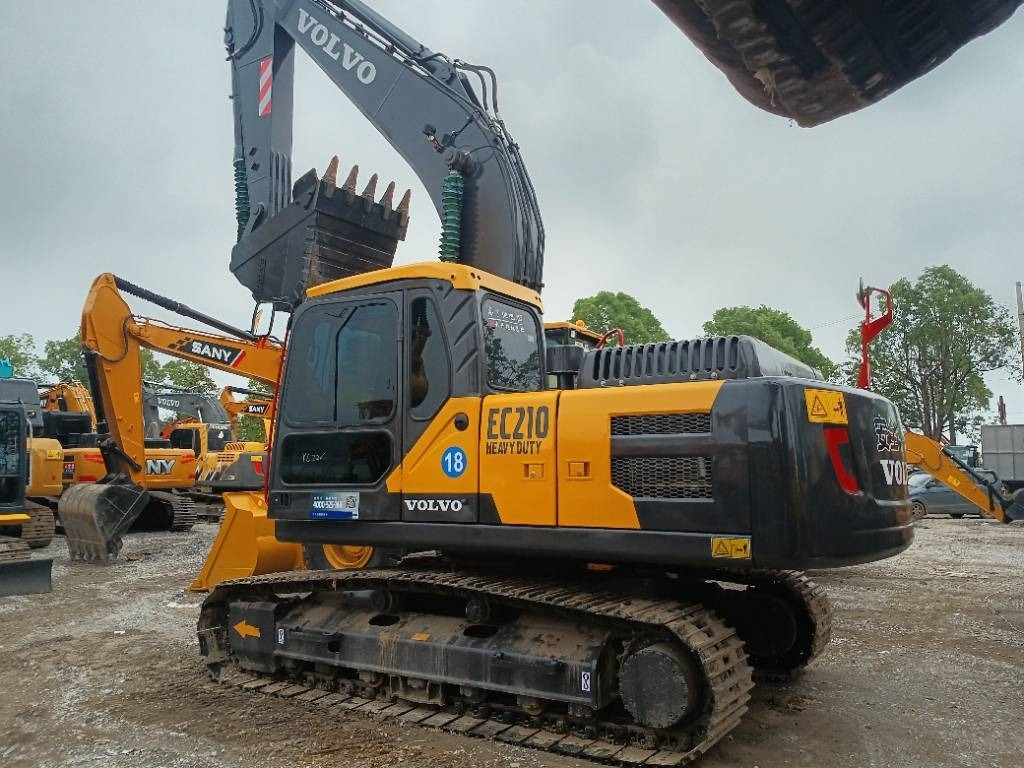 Volvo EC 210 - Гусеничный экскаватор: фото 2 Volvo EC 210 - Гусеничный экскаватор: фото 2