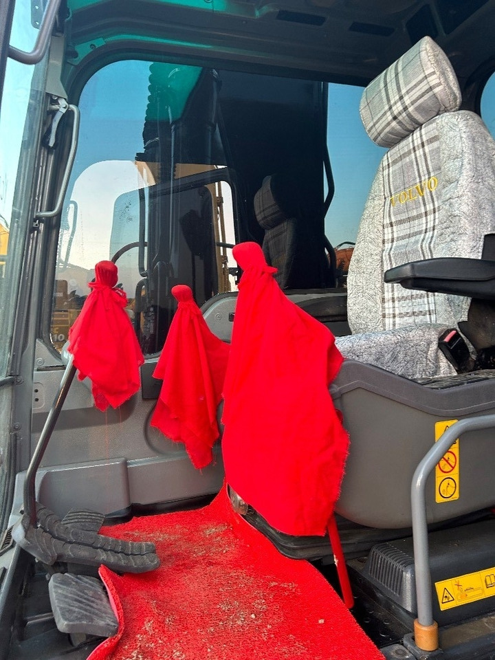 Volvo EC 210 - Гусеничный экскаватор: фото 2 Volvo EC 210 - Гусеничный экскаватор: фото 2