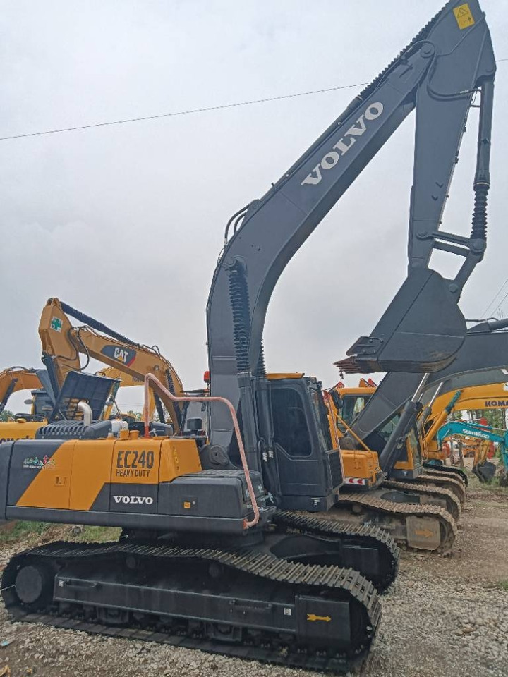 Volvo EC 240 - Гусеничный экскаватор: фото 1 Volvo EC 240 - Гусеничный экскаватор: фото 1
