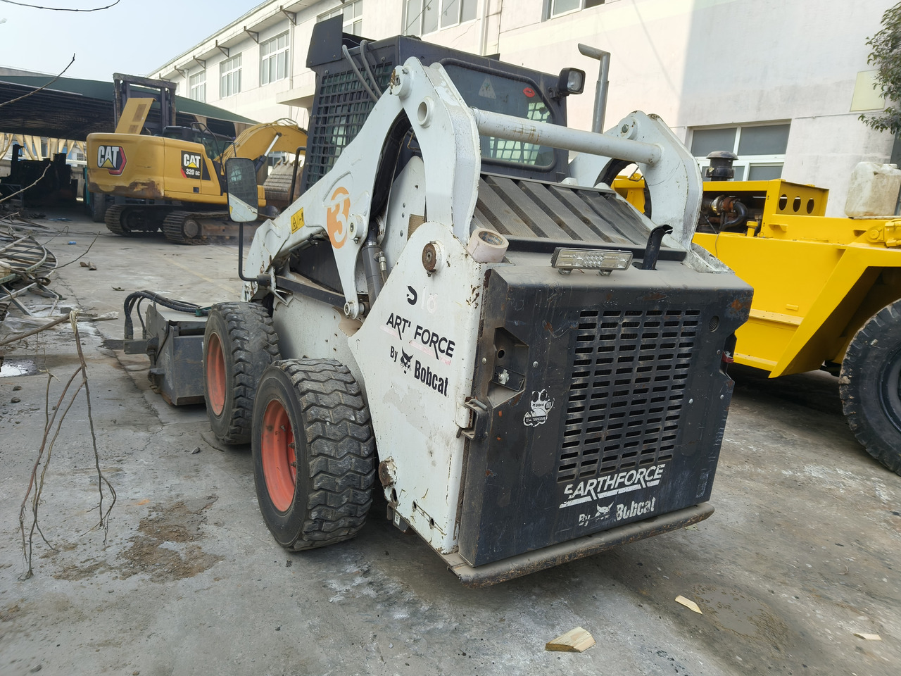 BOBCAT s18 skid steer loader - Мини-погрузчик с бортовым поворотом: фото 4 BOBCAT s18 skid steer loader - Мини-погрузчик с бортовым поворотом: фото 4