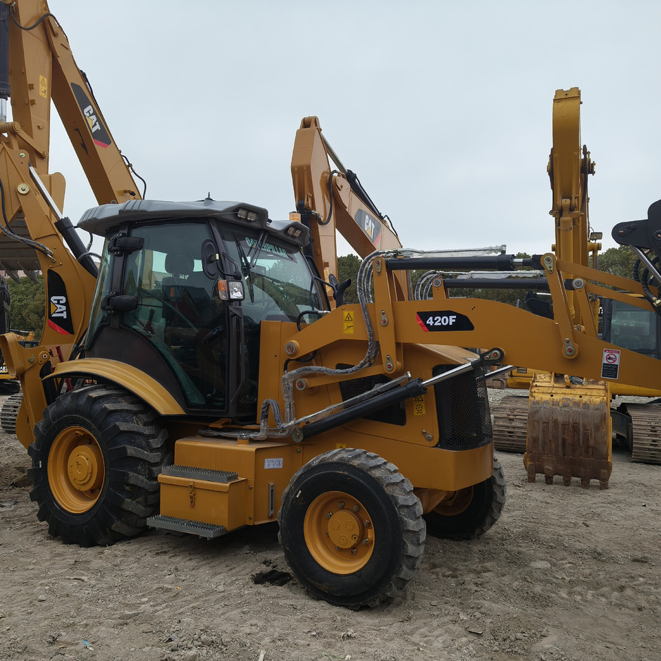 CATERPILLAR 420F - Экскаватор-погрузчик: фото 1 CATERPILLAR 420F - Экскаватор-погрузчик: фото 1