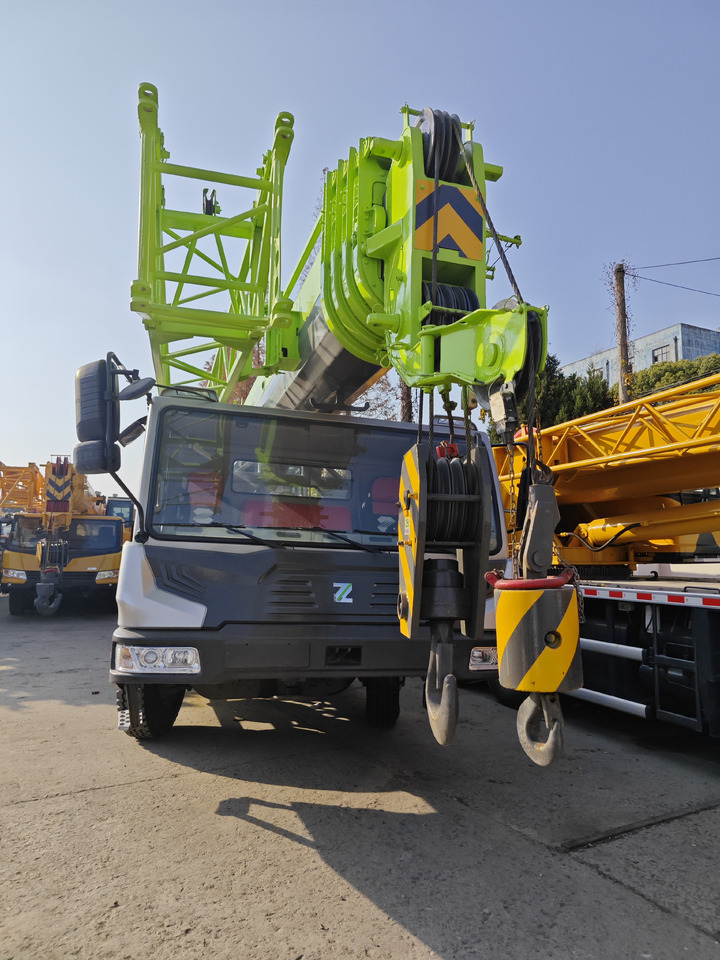 ZOOMLION ZTC250V - Мобильный кран: фото 3 ZOOMLION ZTC250V - Мобильный кран: фото 3