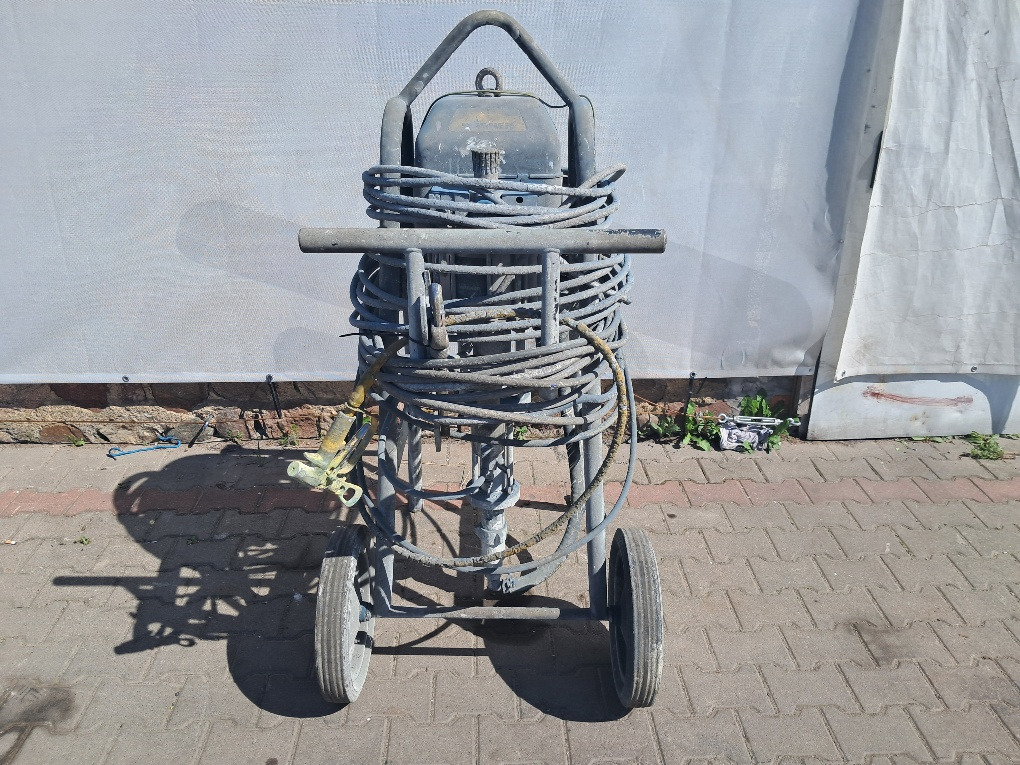 Agregat malarski pompa WAGNER PROTEC 95-150 - Rok 2022 - 530 bar - AIRLESS - Строительное оборудование: фото 1 Agregat malarski pompa WAGNER PROTEC 95-150 - Rok 2022 - 530 bar - AIRLESS - Строительное оборудование: фото 1