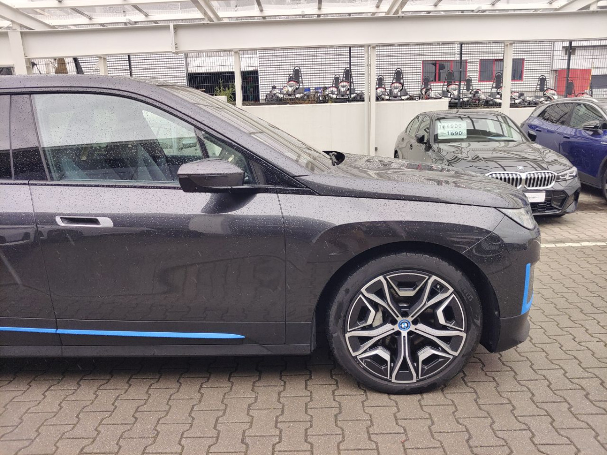BMW iX XDRIVE40 SUV - Внедорожник: фото 2 BMW iX XDRIVE40 SUV - Внедорожник: фото 2