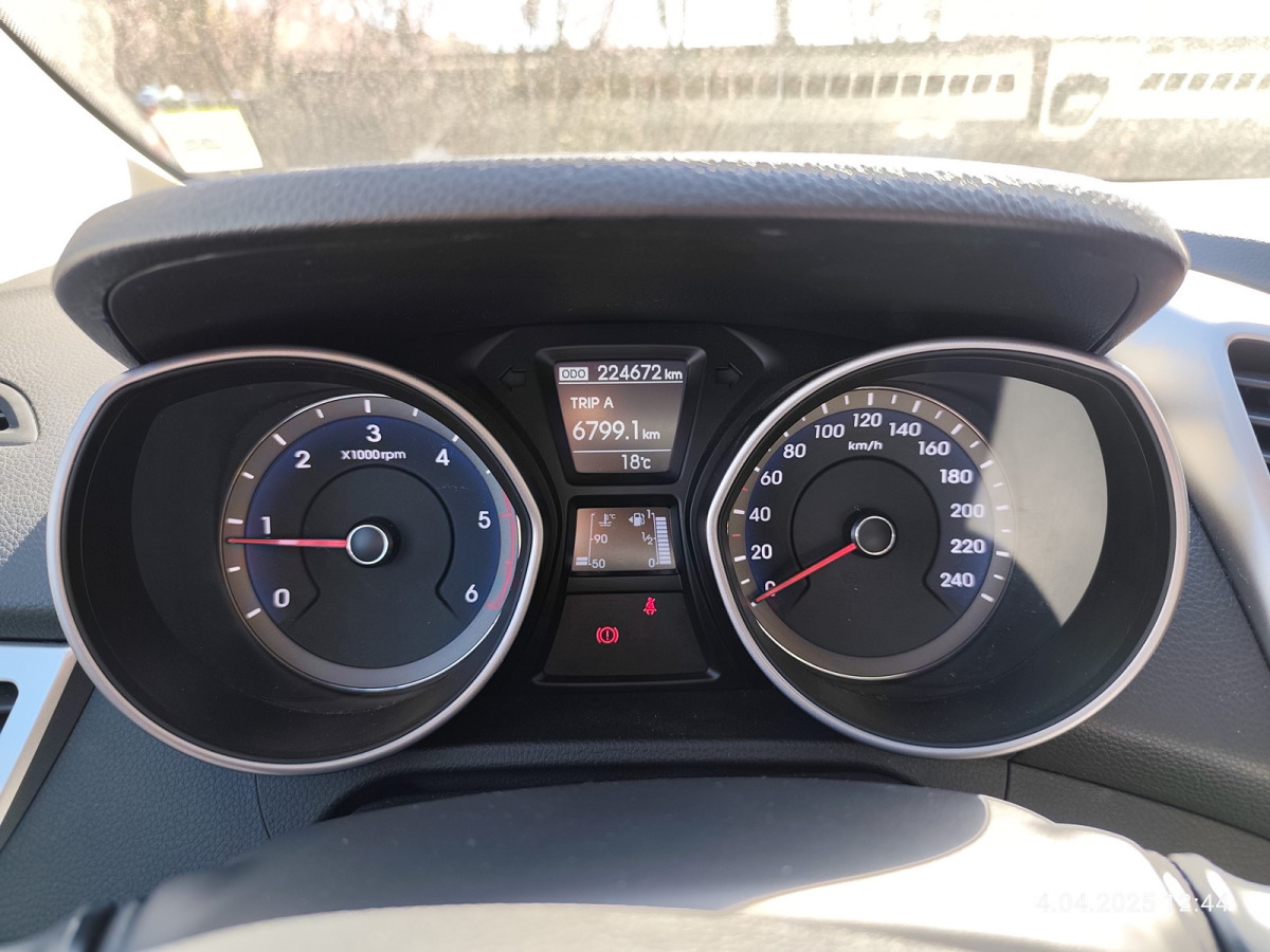 HYUNDAI I30 HATCHBACK - Хэтчбек: фото 5 HYUNDAI I30 HATCHBACK - Хэтчбек: фото 5